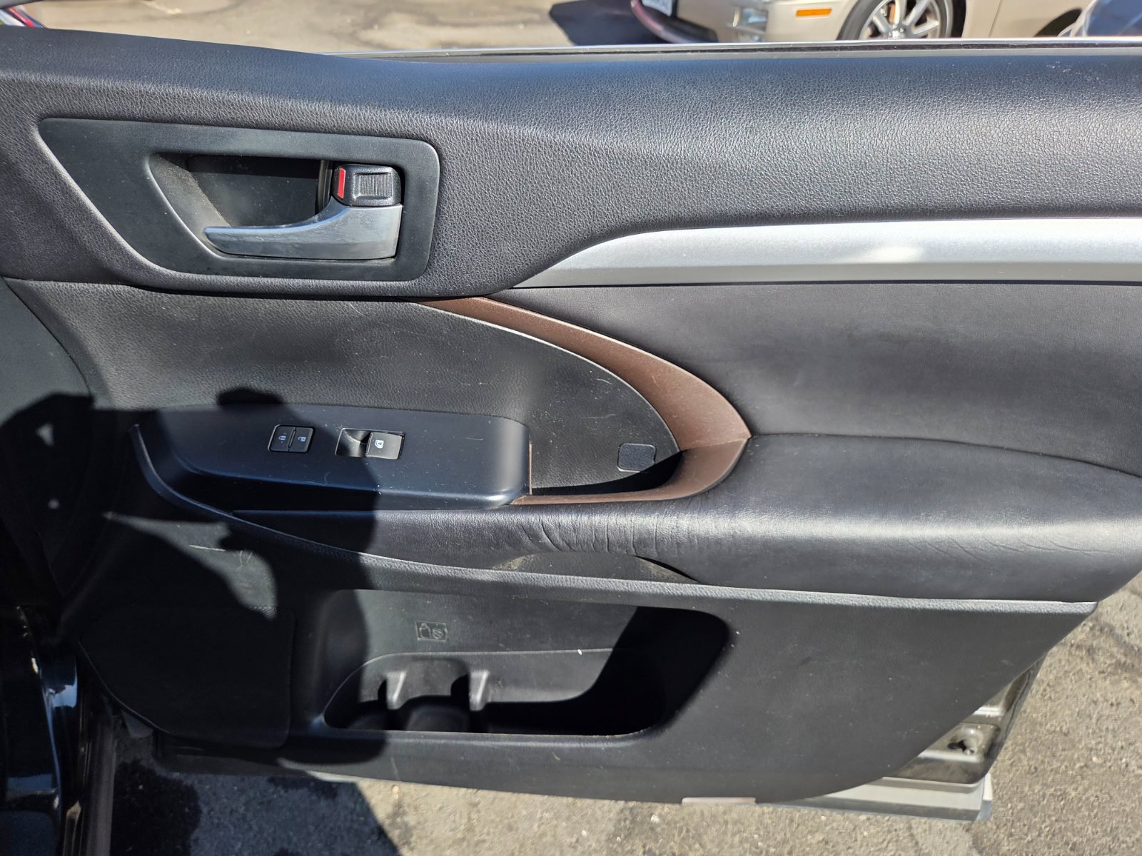 Used 2016 Toyota Highlander XLE AWD/4WD image 13
