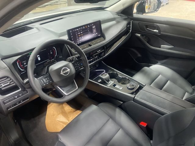 Certified 2025 Nissan Rogue SL w/ Tech Package image 10