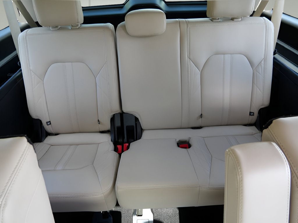 Used 2022 Ford Expedition Max Platinum AWD/4WD image 16