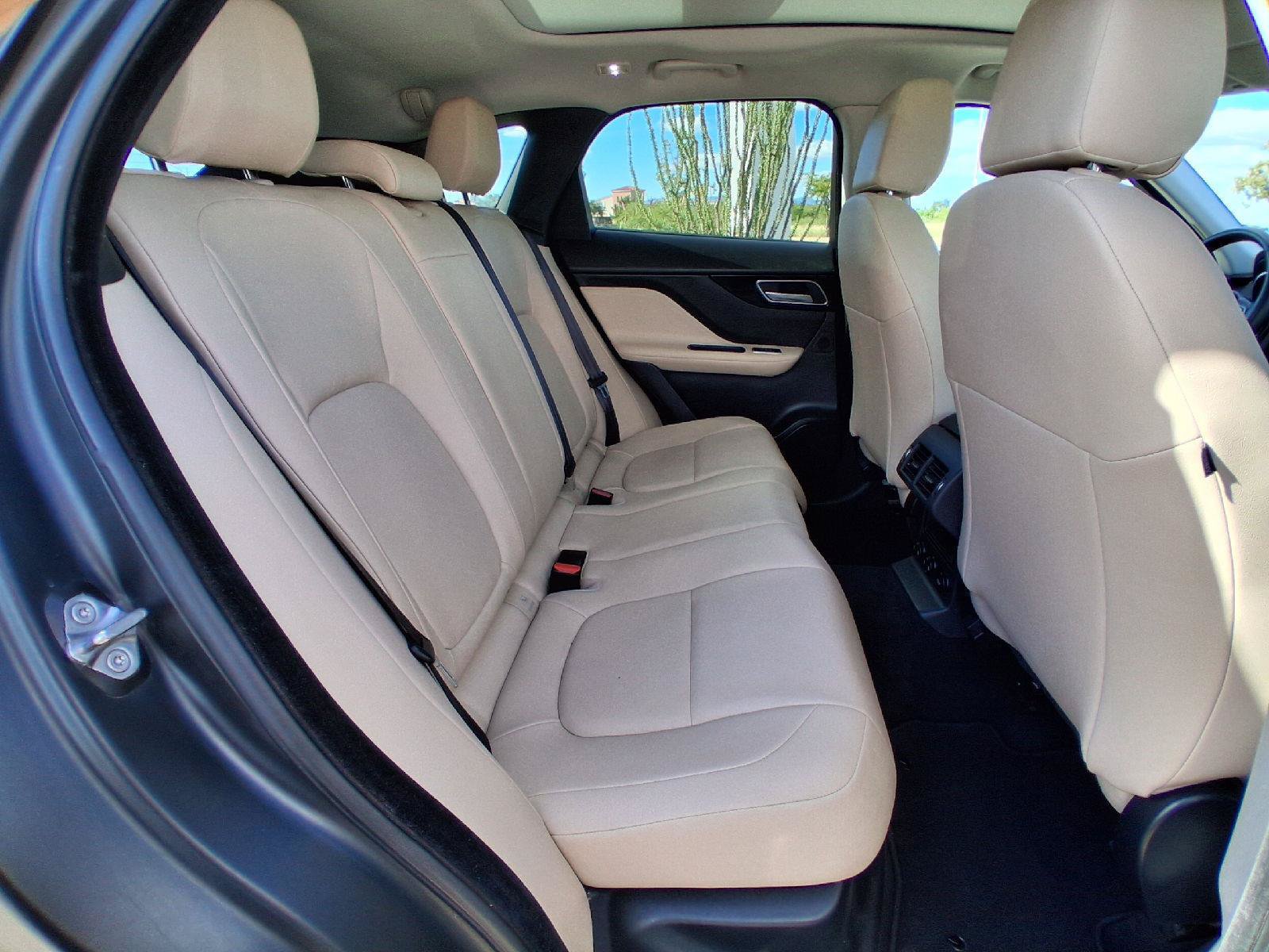 Used 2018 Jaguar F-PACE Premium AWD/4WD image 25
