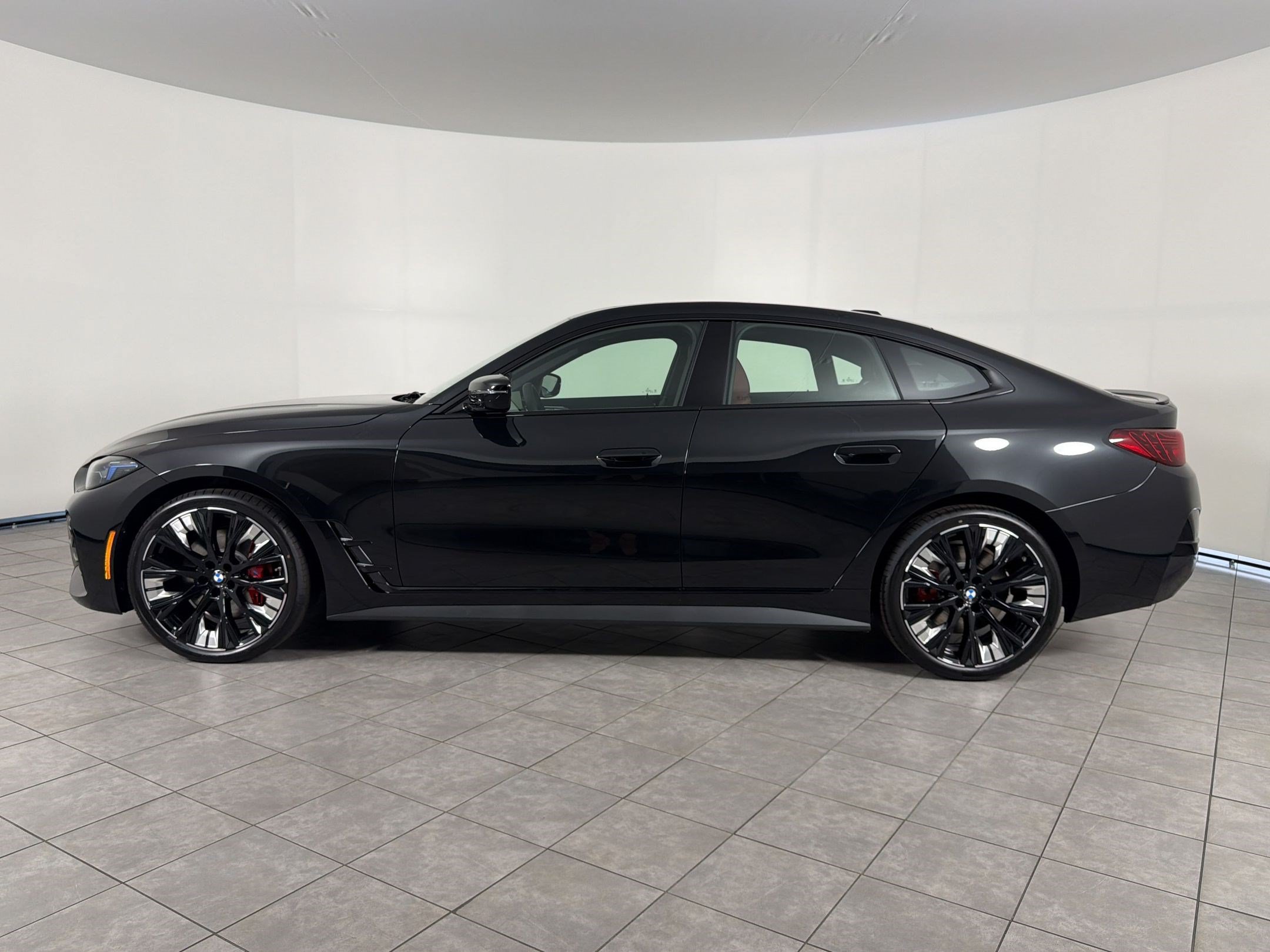 New 2026 BMW 430i w/ M Sport Package RWD image 2