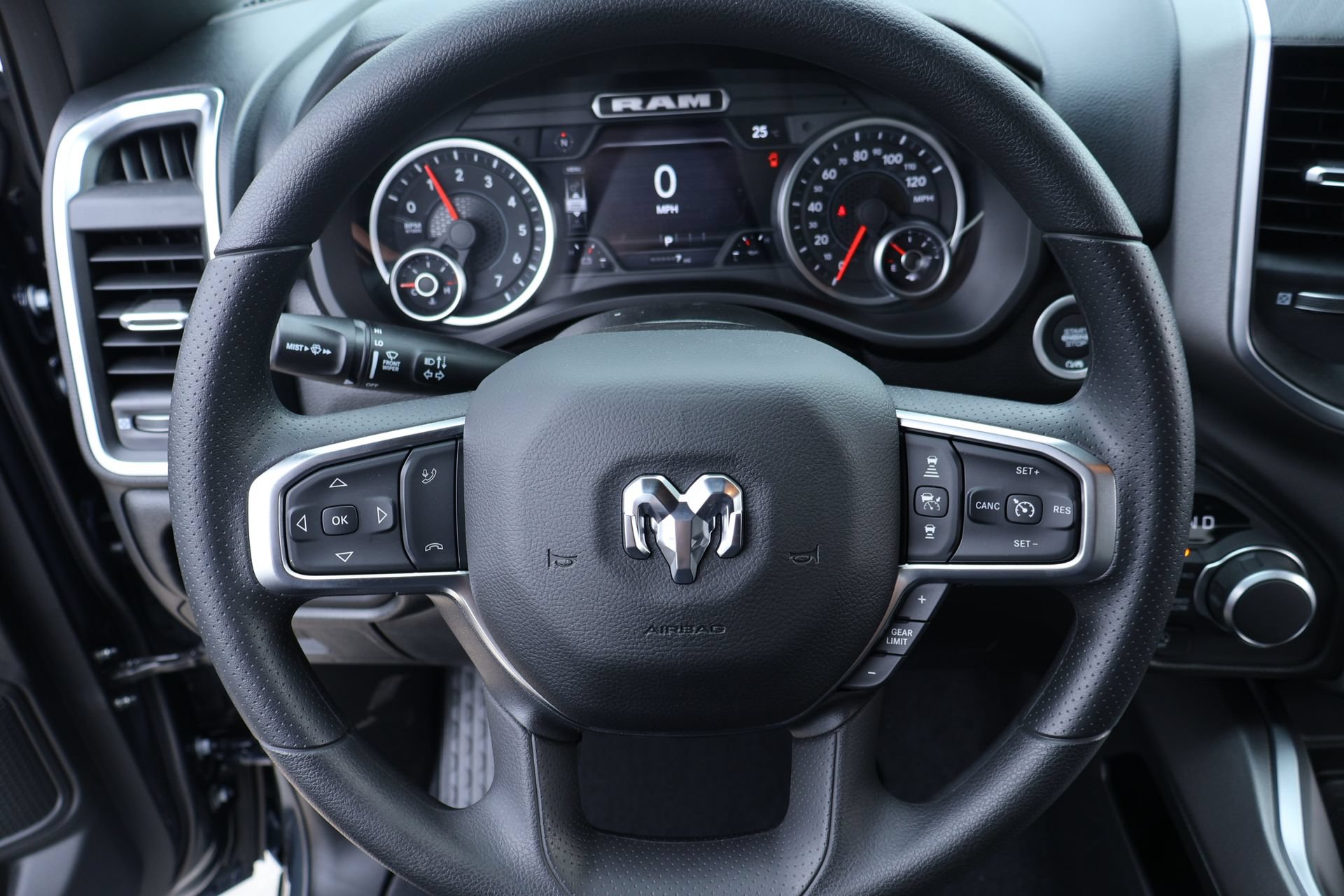 New 2026 RAM 1500 Express AWD/4WD image 3
