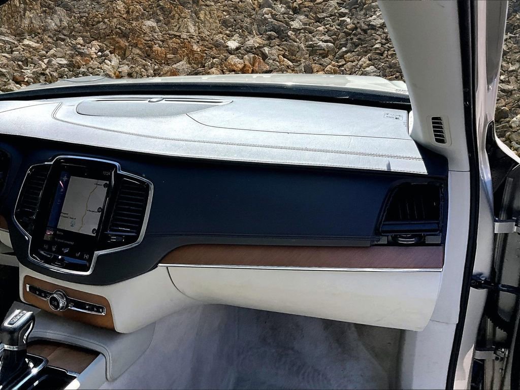 Used 2016 Volvo XC90 T6 Inscription image 11