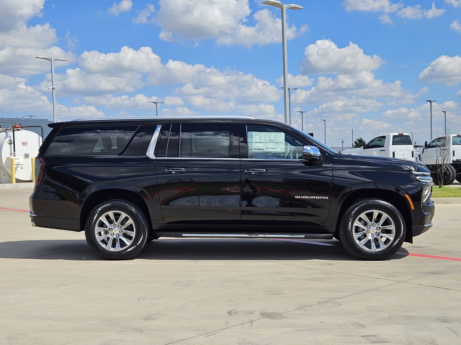 New 2026 Chevrolet Suburban Premier image 8