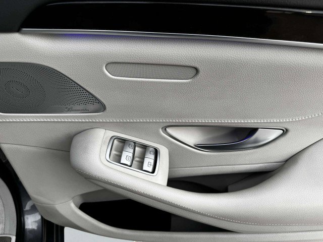 Used 2017 Mercedes-Benz S 550 Sedan image 41