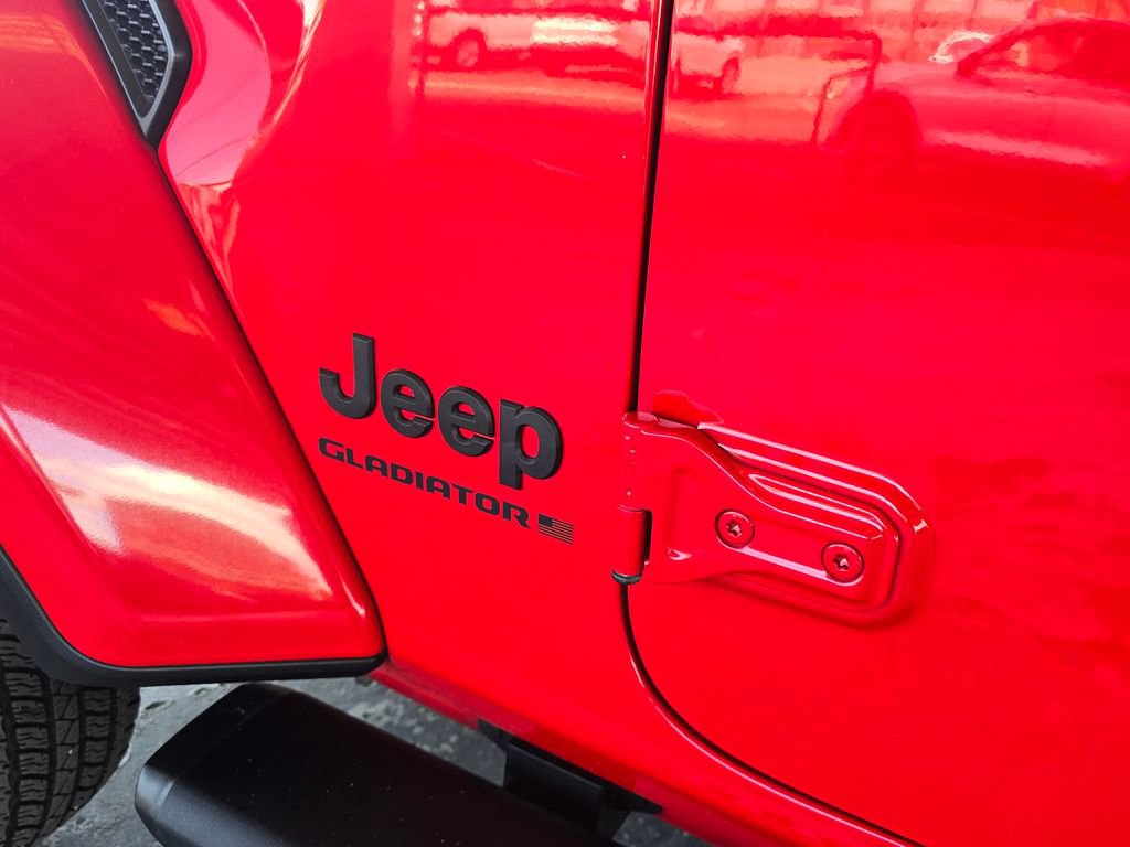 Used 2024 Jeep Gladiator Sport AWD/4WD image 33