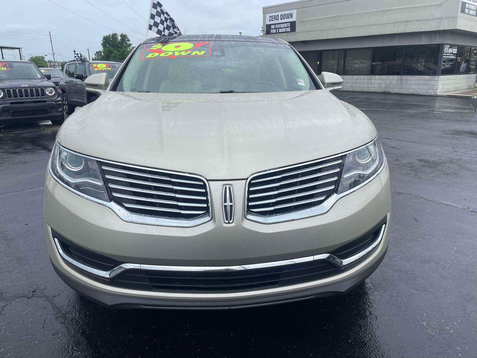 Used 2017 Lincoln MKX Reserve w/ Driver Assistance Package FWD image 2