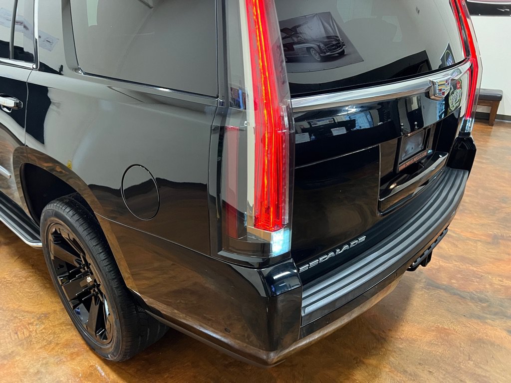 Used 2018 Cadillac Escalade Luxury RWD image 52