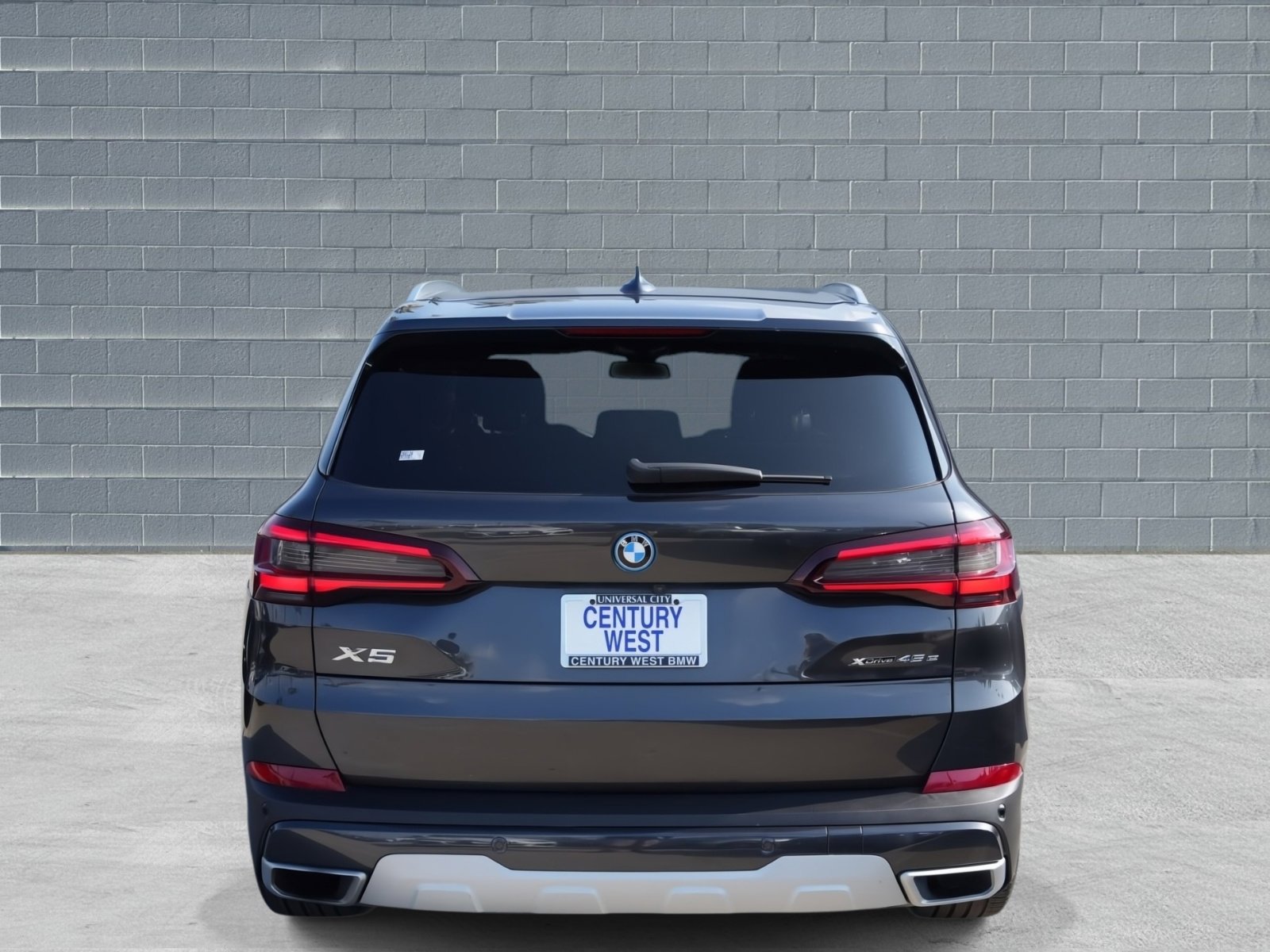 Certified 2022 BMW X5 xDrive45e w/ Executive Package AWD/4WD image 4