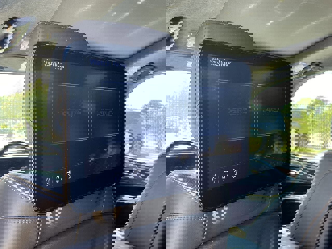 Used 2023 Cadillac Escalade Sport Platinum w/ LPO, ONYX Package image 16