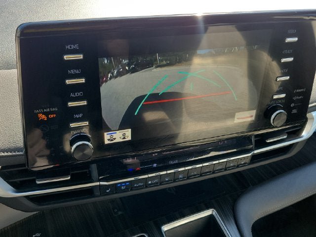Used 2023 Toyota Sienna Limited FWD image 36