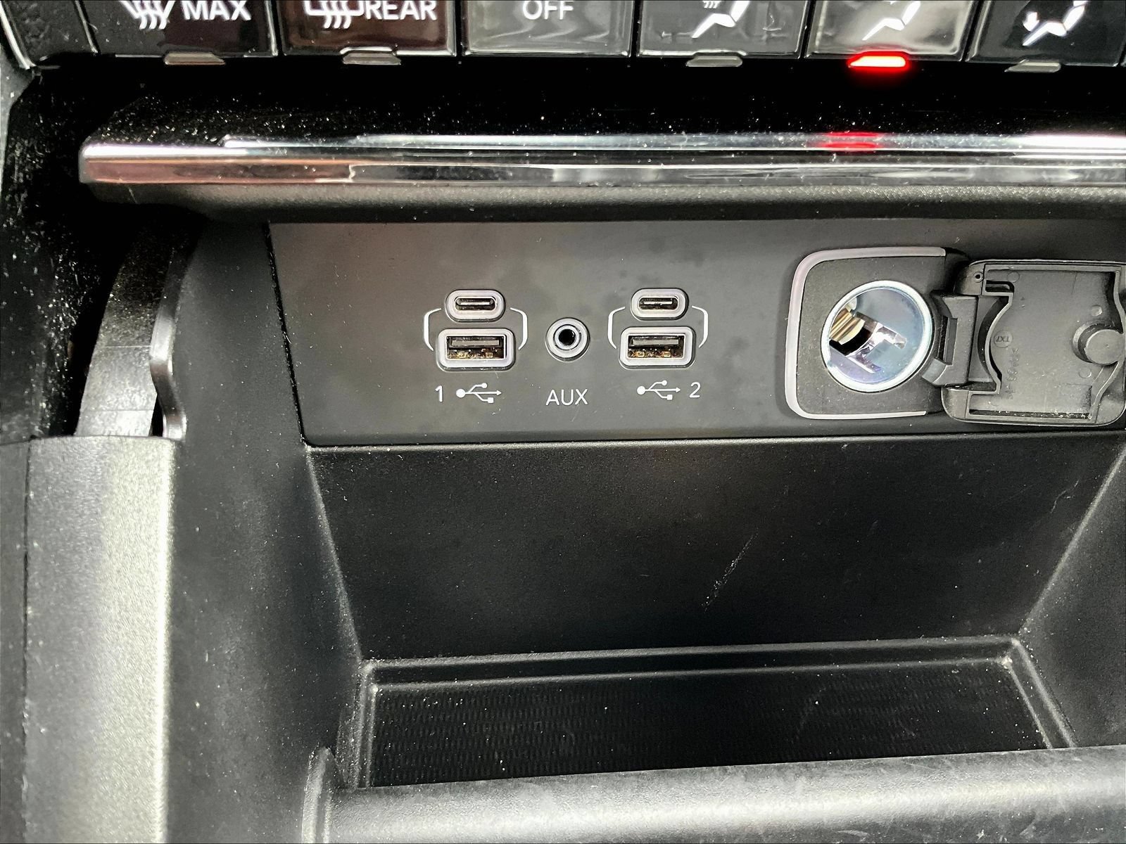 Used 2023 Jeep Grand Cherokee Limited AWD/4WD image 18