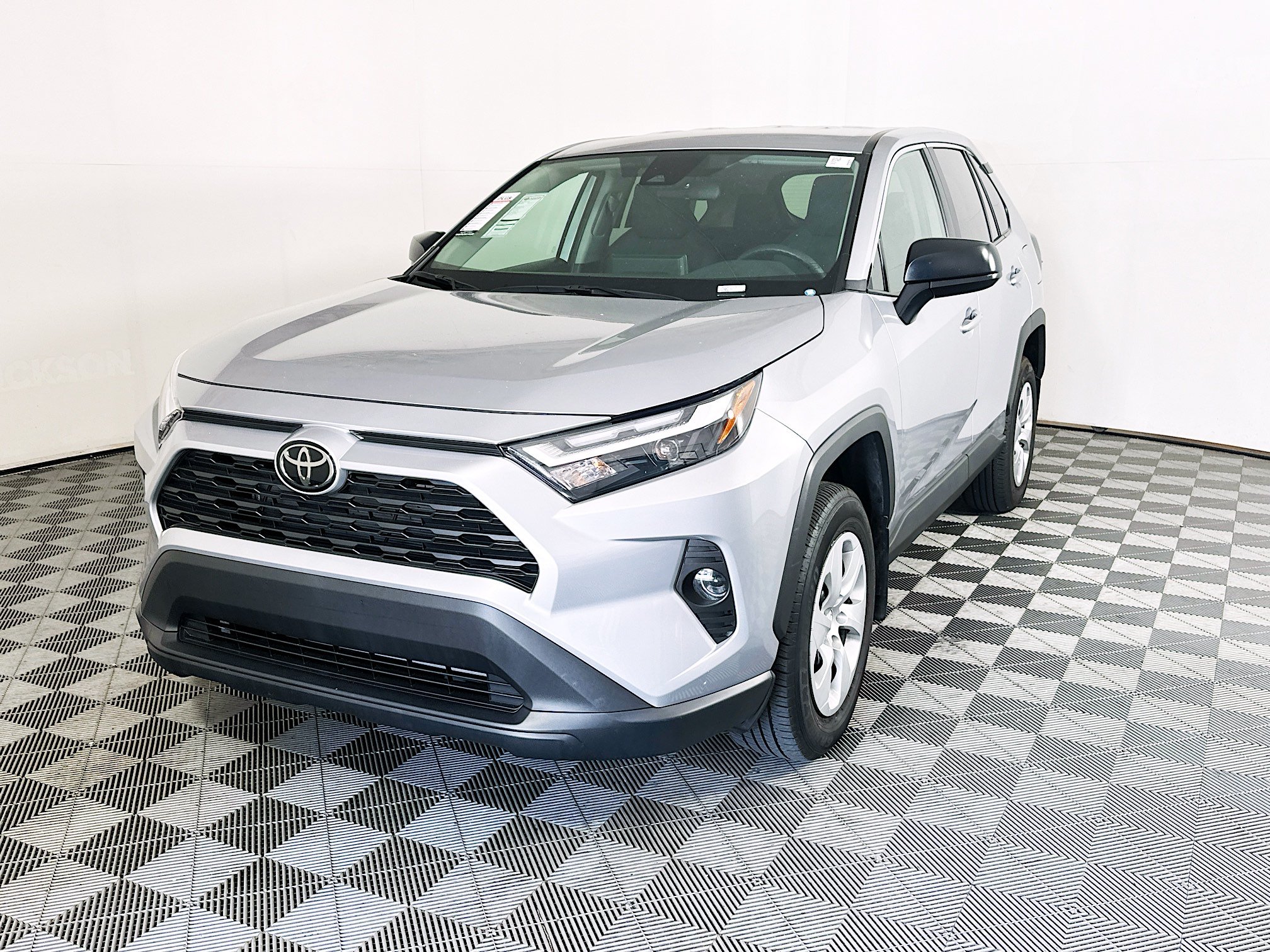 Used 2025 Toyota RAV4 LE FWD image 7
