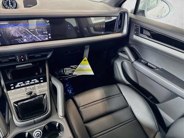 New 2026 Porsche Cayenne Coupe AWD/4WD image 21