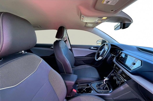 Used 2024 Volkswagen Taos SE image 27