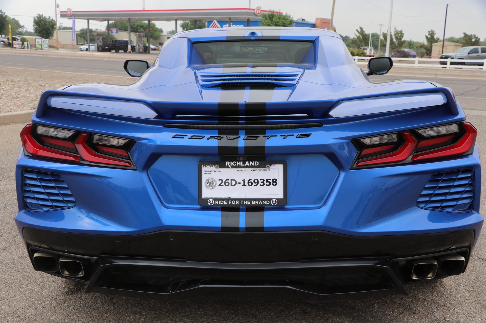 Used 2021 Chevrolet Corvette Stingray Preferred Conv w/ Z51 Performance Package RWD image 6