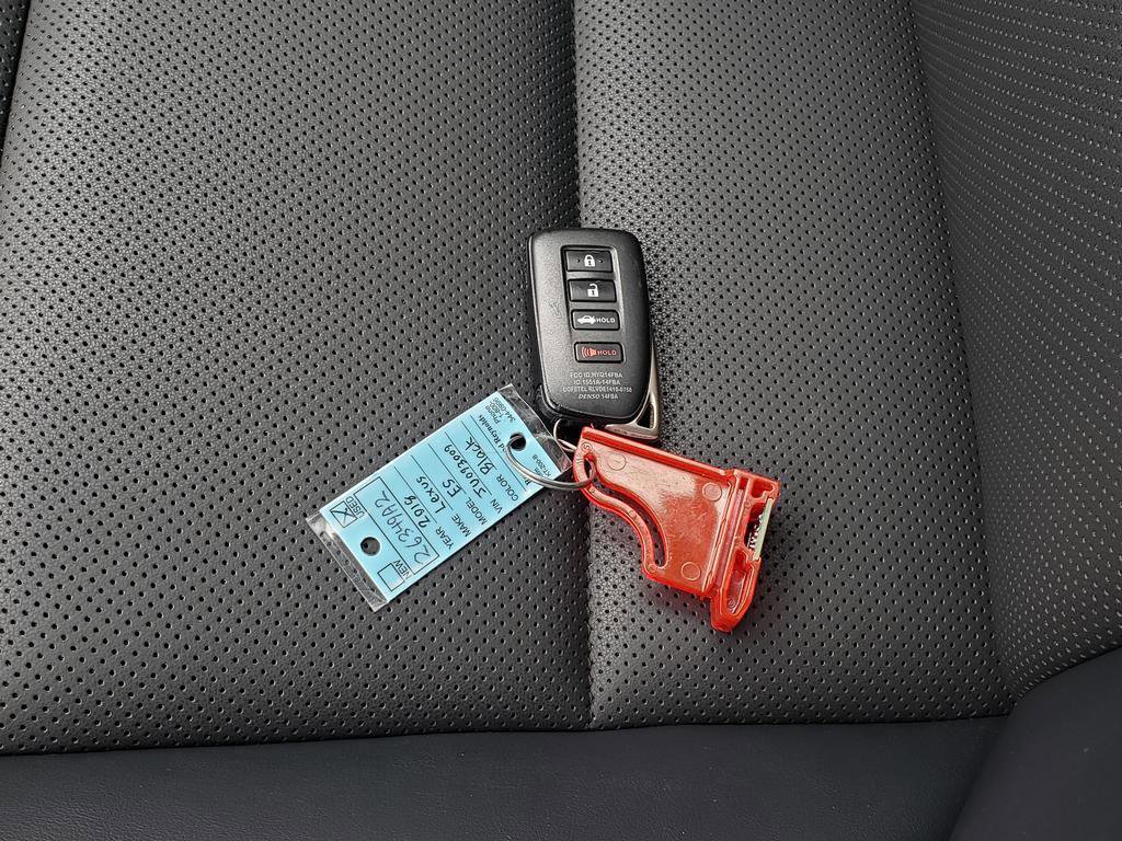 Used 2018 Lexus ES 350 w/ Accessory Package image 40