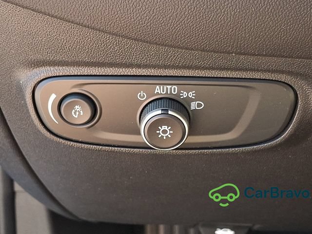 Used 2024 Chevrolet Equinox LT FWD image 24