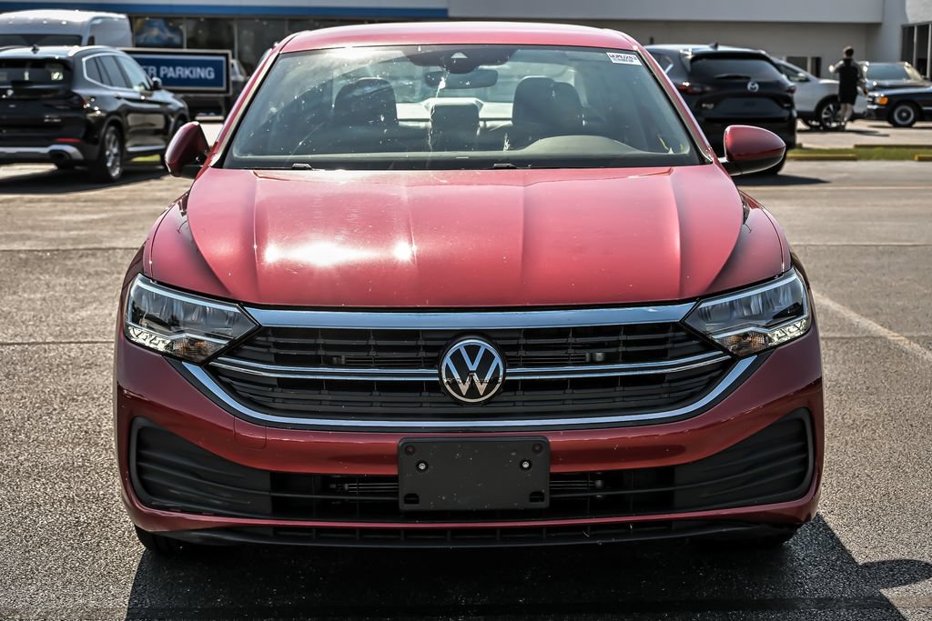 Used 2023 Volkswagen Jetta SE FWD image 5