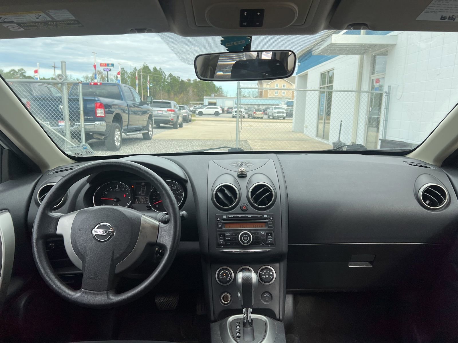 Used 2014 Nissan Rogue S image 9