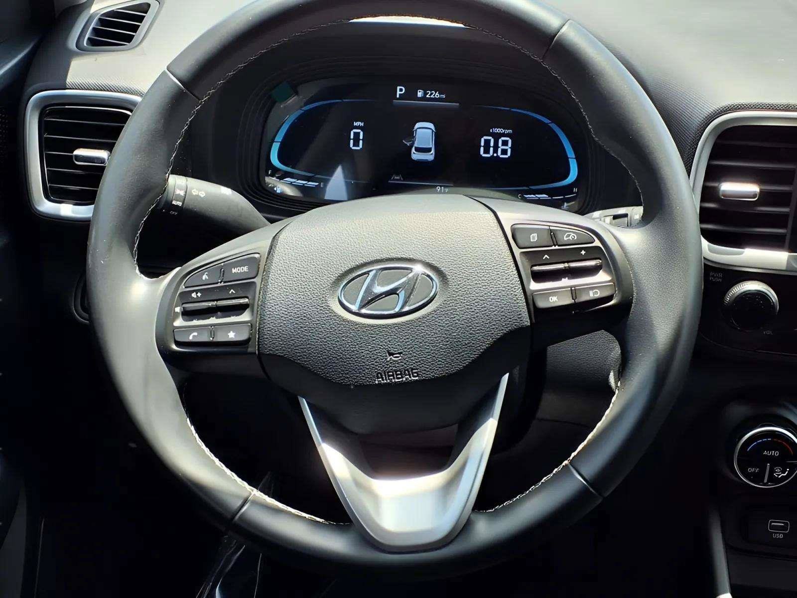 Certified 2024 Hyundai Venue SEL FWD image 19