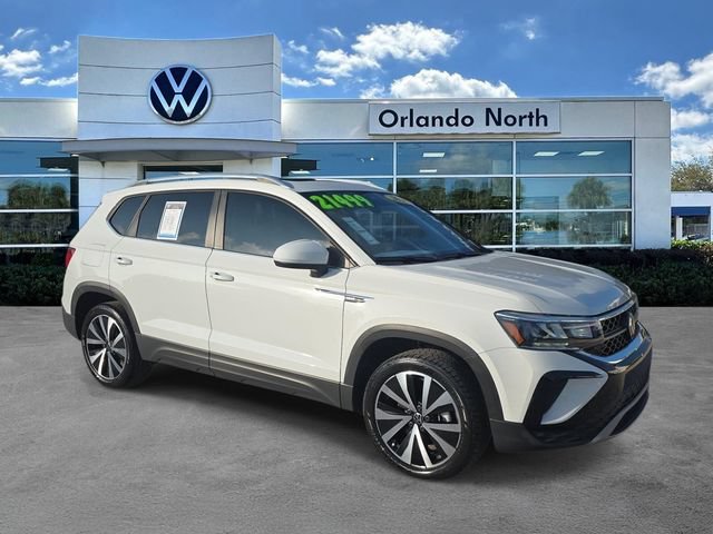 Used 2023 Volkswagen Taos SE w/ Panoramic Sunroof Package