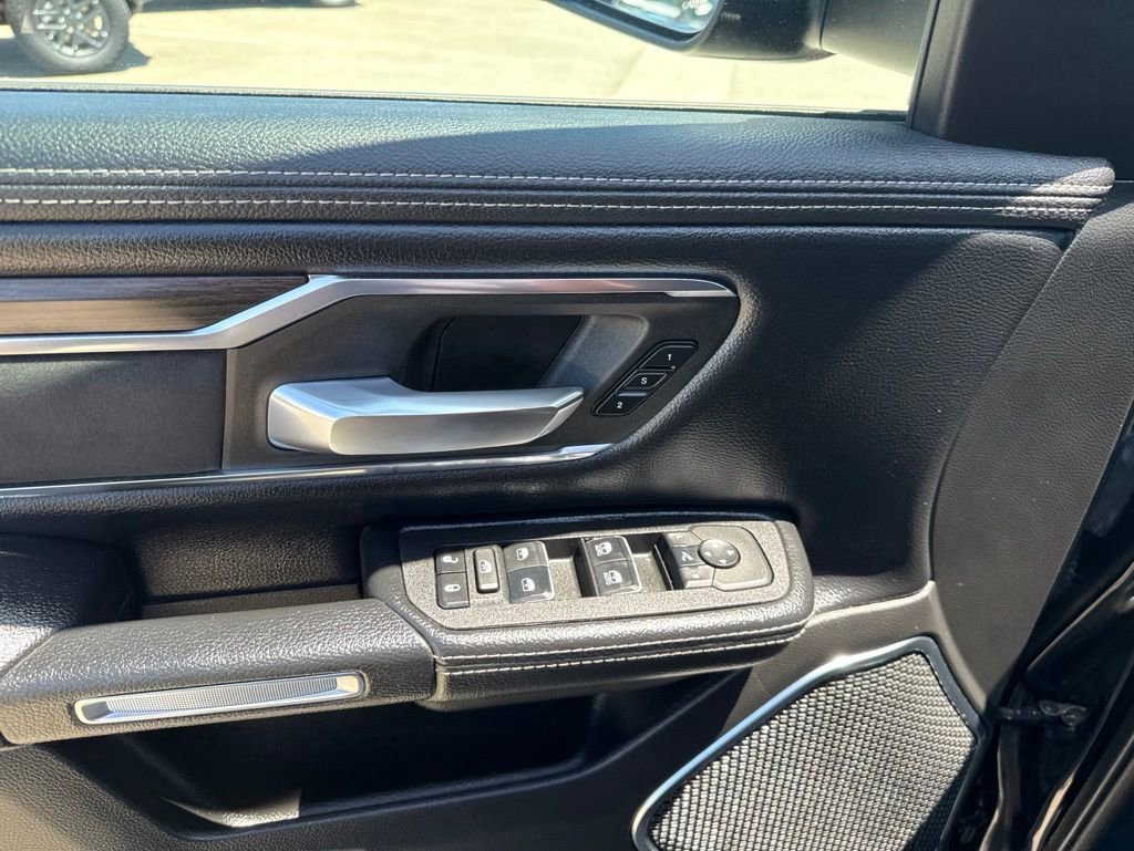 Used 2025 RAM 1500 Laramie AWD/4WD image 14