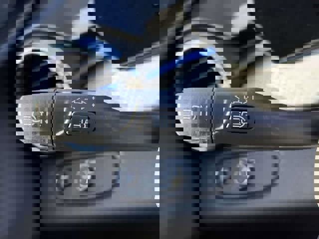 Used 2025 Chevrolet Trax LT FWD image 18