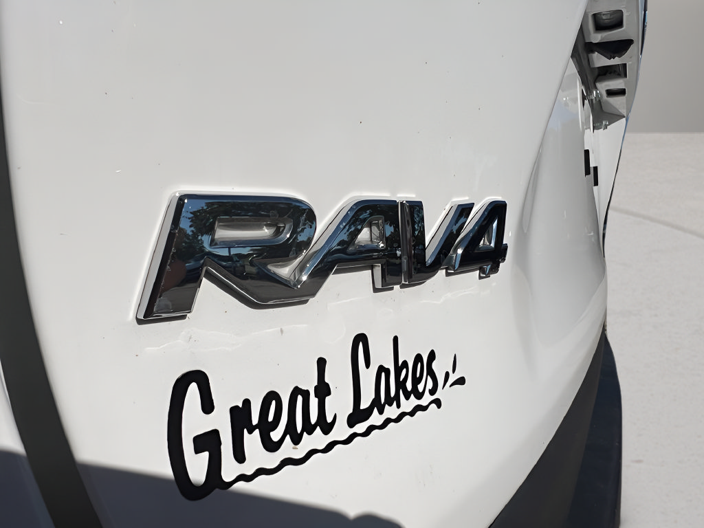 Used 2025 Toyota RAV4 XLE AWD/4WD image 32