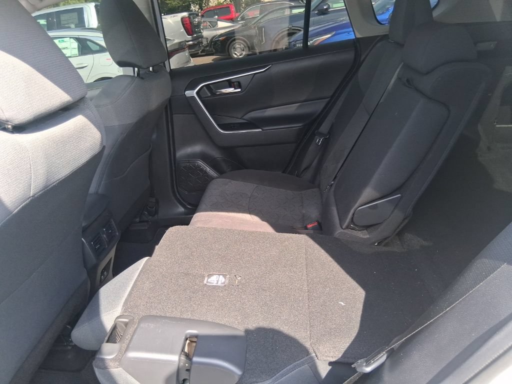 Used 2021 Toyota RAV4 XLE w/ Convenience Package AWD/4WD image 16