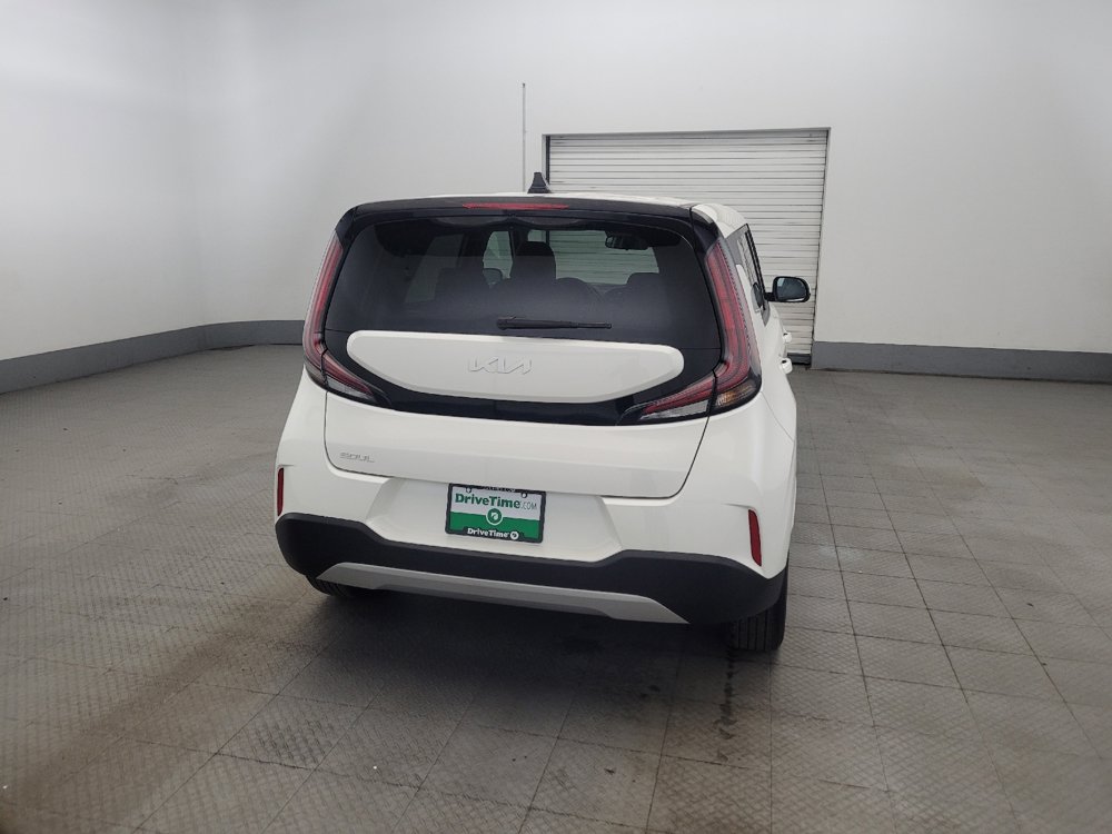 Used 2025 Kia Soul LX w/ LX Technology Package FWD image 7