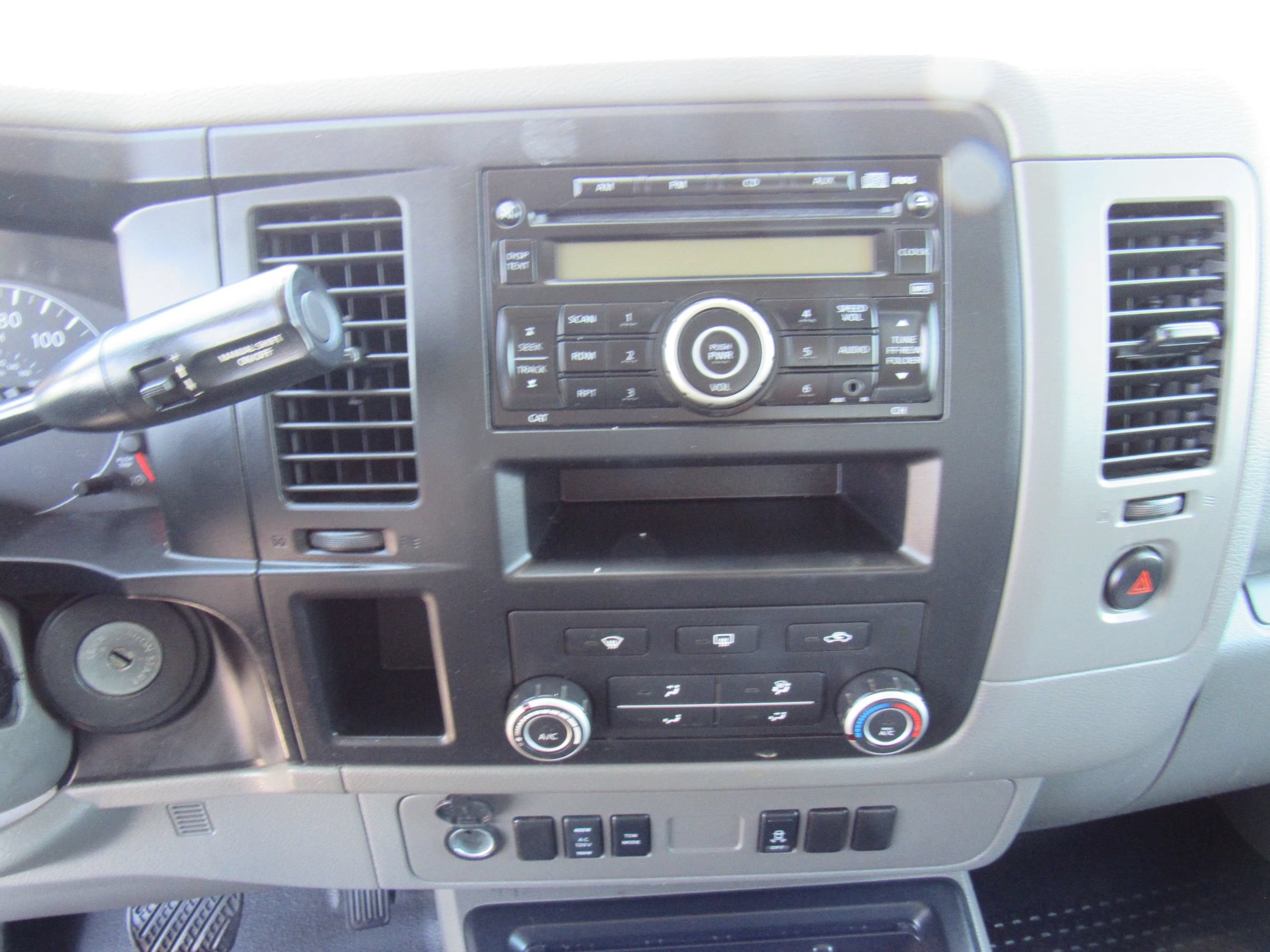 Used 2017 Nissan NV 3500 SV RWD image 11