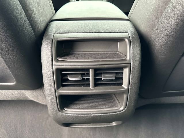 New 2025 Cadillac XT5 Luxury image 13