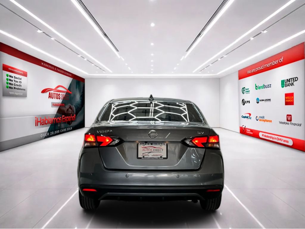 Used 2023 Nissan Versa SV image 6