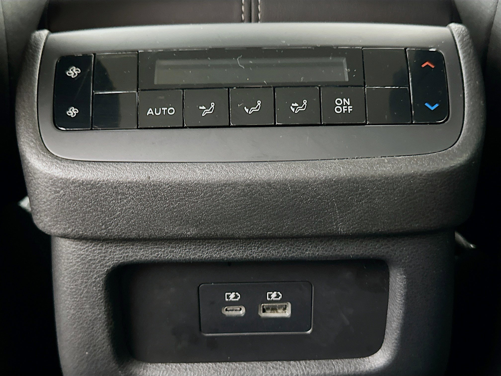 Used 2025 Nissan Pathfinder SV image 26