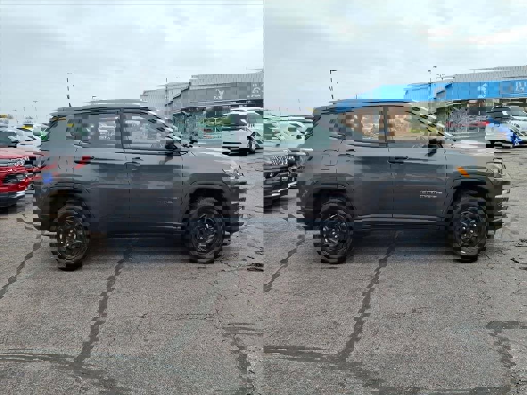 Used 2021 Jeep Compass Sport w/ Cold Weather Group image 18