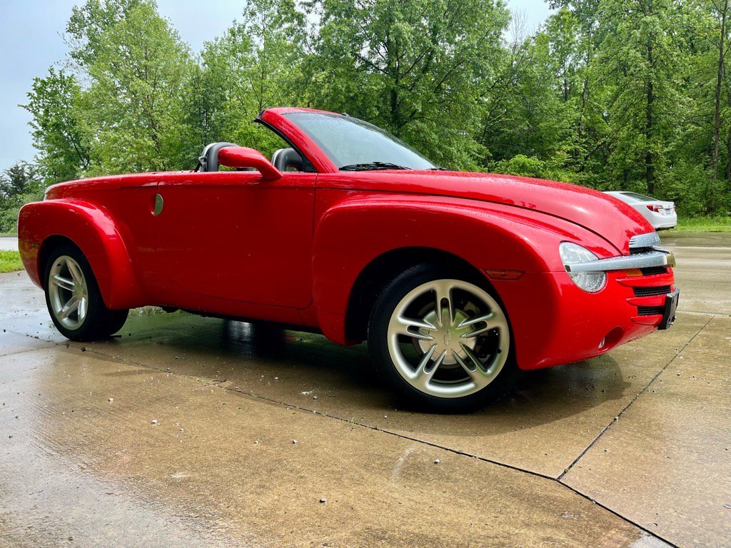 Used 2004 Chevrolet SSR w/ Preferred Equipment Group RWD image 9