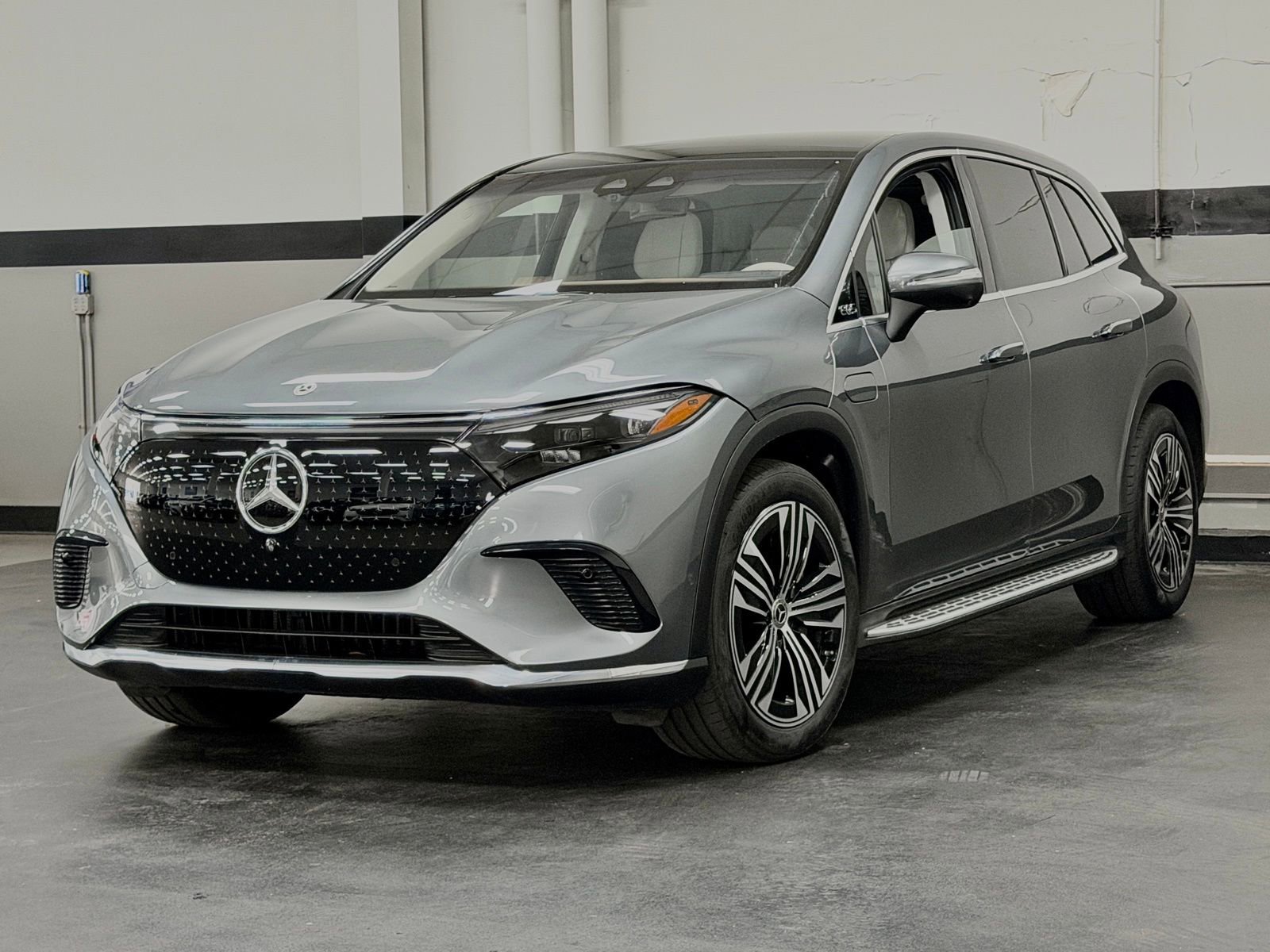 Certified 2023 Mercedes-Benz EQS 450+ 4MATIC SUV w/ Exclusive Trim Package image 7