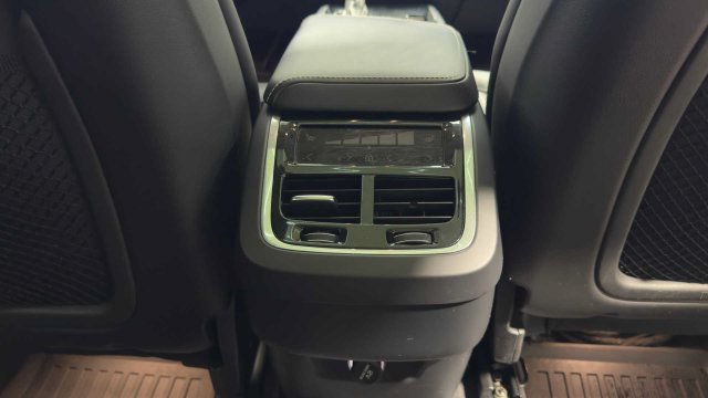 Used 2019 Volvo XC60 T5 Inscription w/ Protection Package AWD/4WD image 17