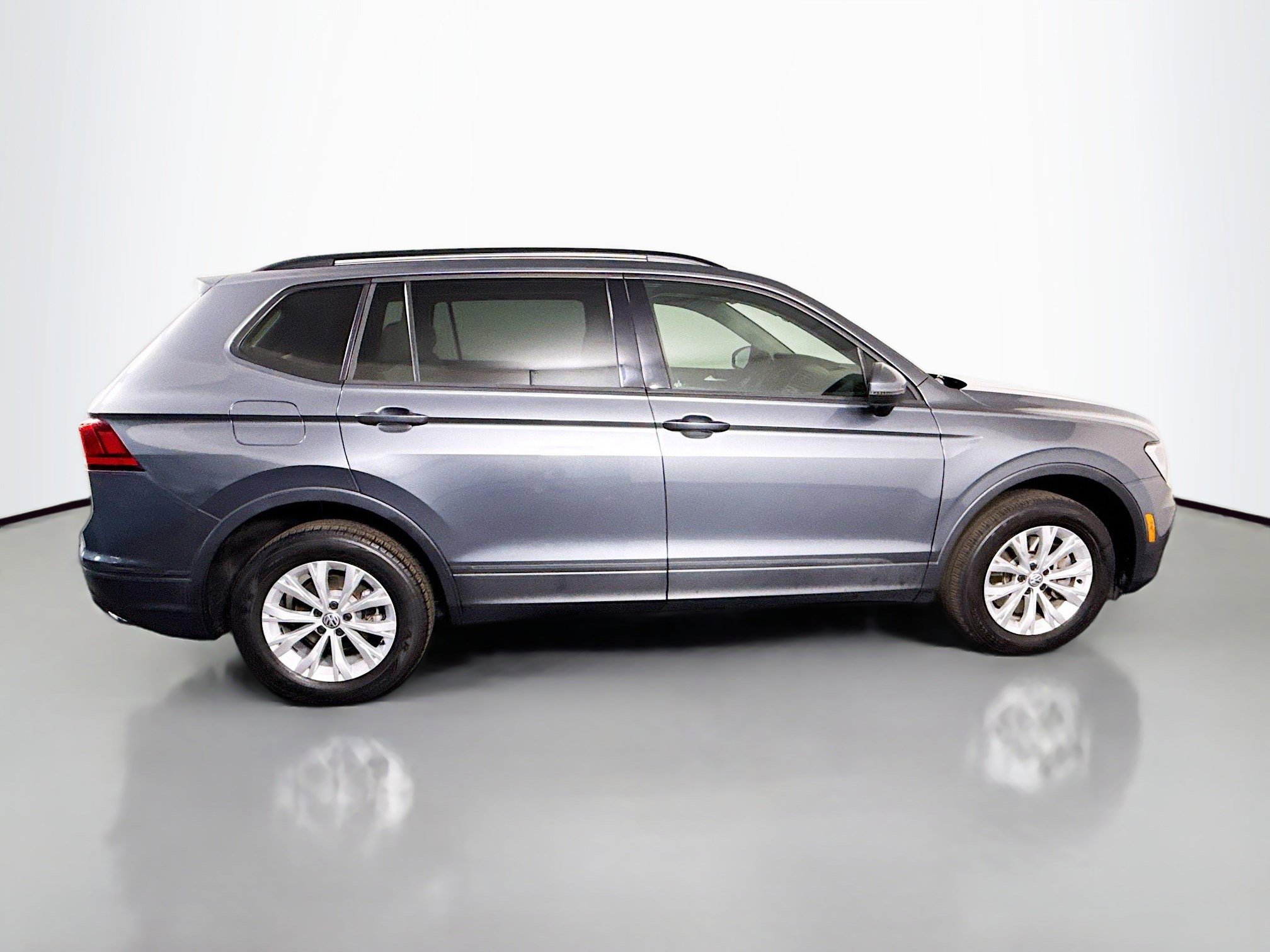 Used 2020 Volkswagen Tiguan S image 11