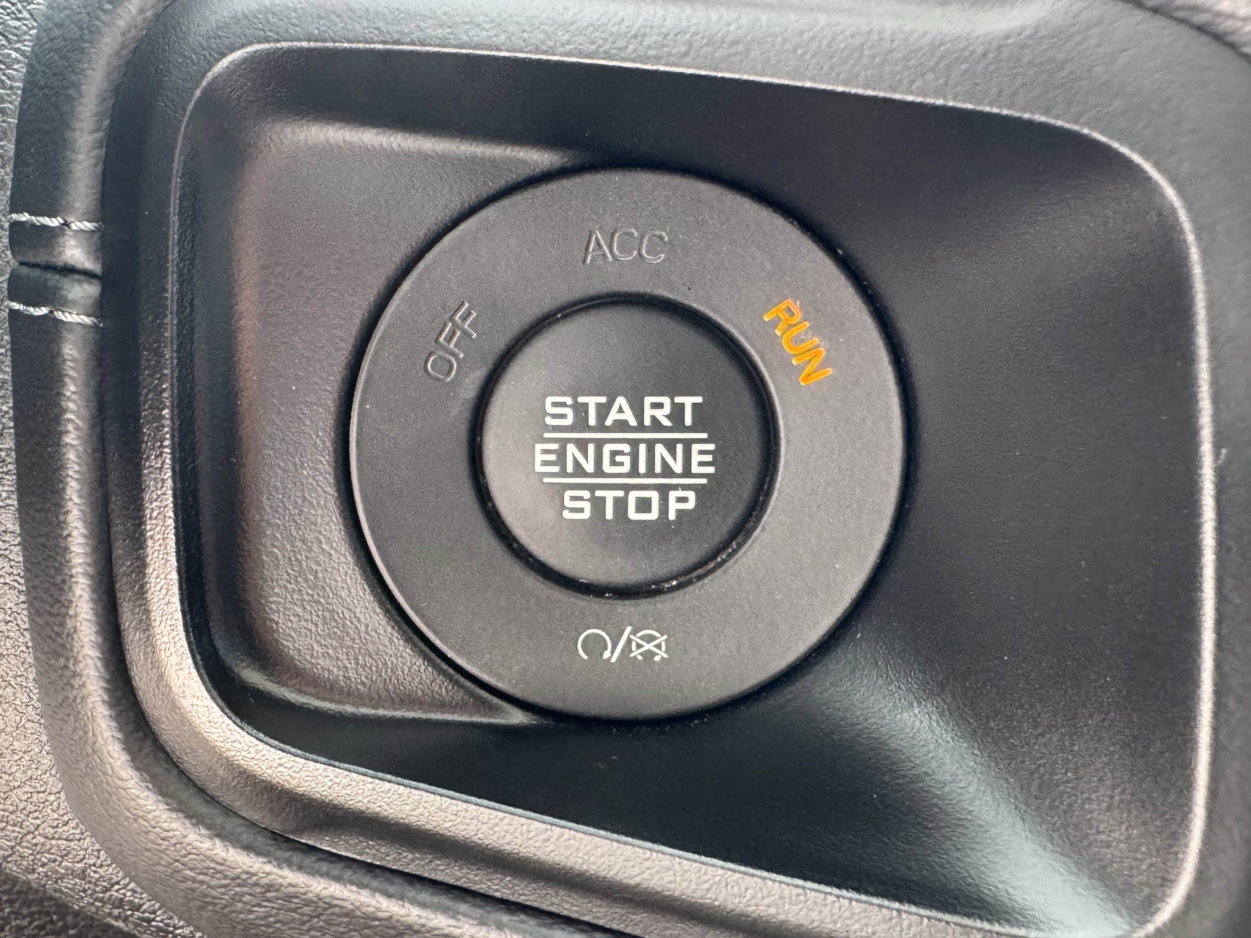 Used 2025 Jeep Wrangler Sahara image 23
