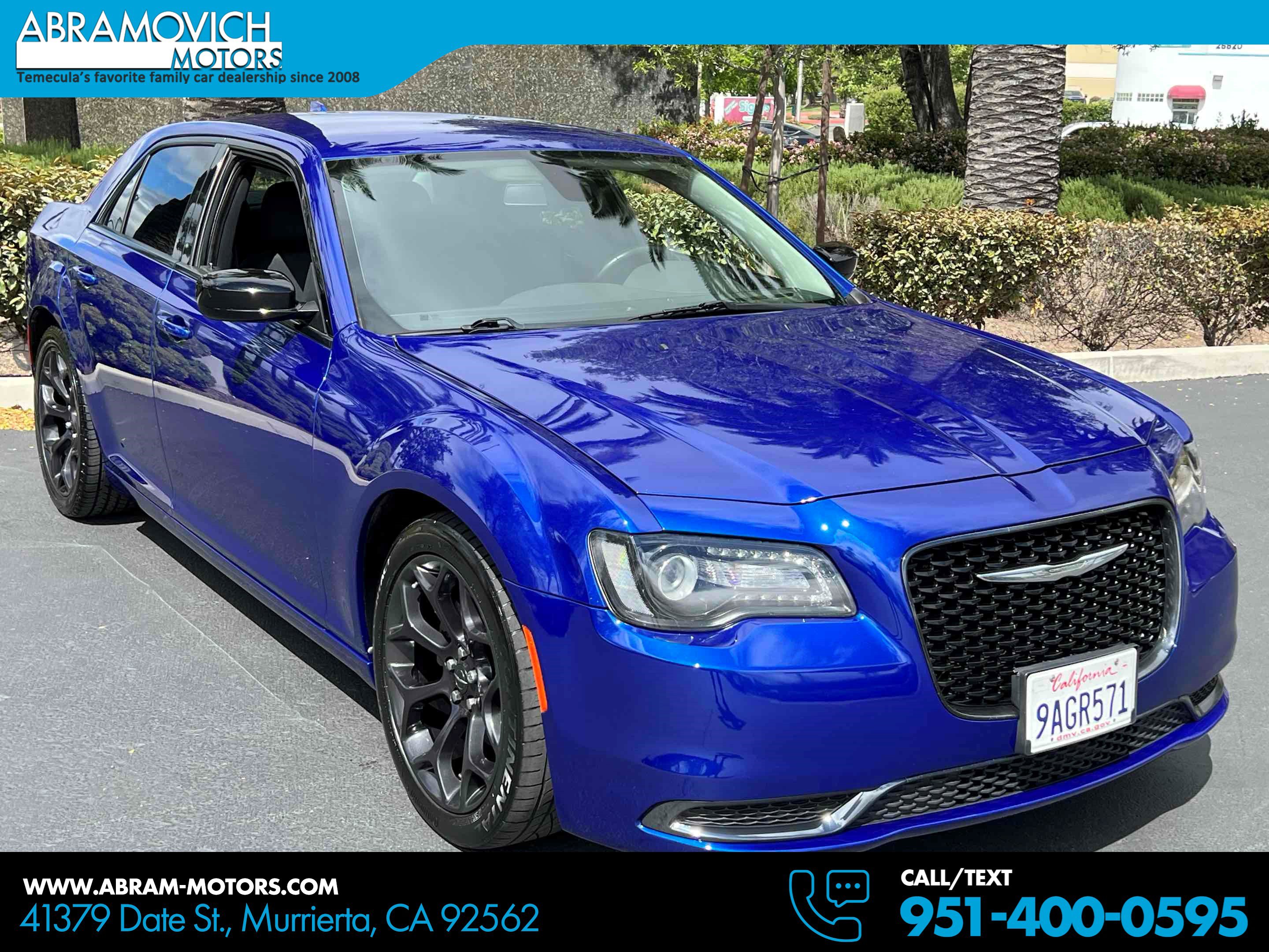Used 2019 Chrysler 300 Touring w/ Sport Appearance Package image 1
