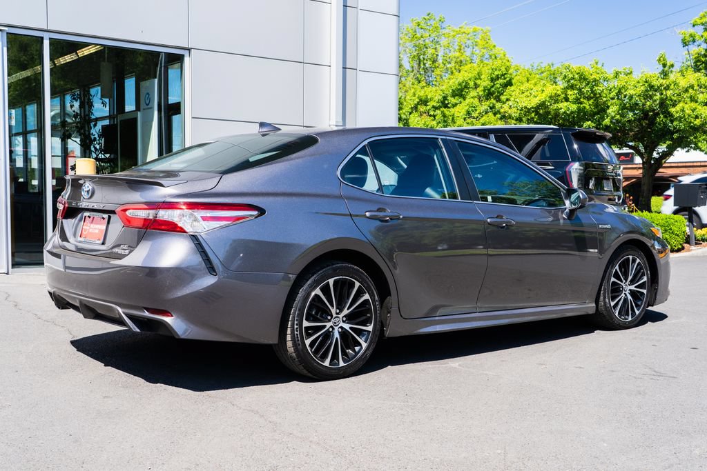 Used 2020 Toyota Camry SE FWD image 6