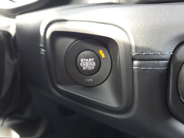 Used 2025 Jeep Wrangler Unlimited Sahara w/ Safety Group AWD/4WD image 24