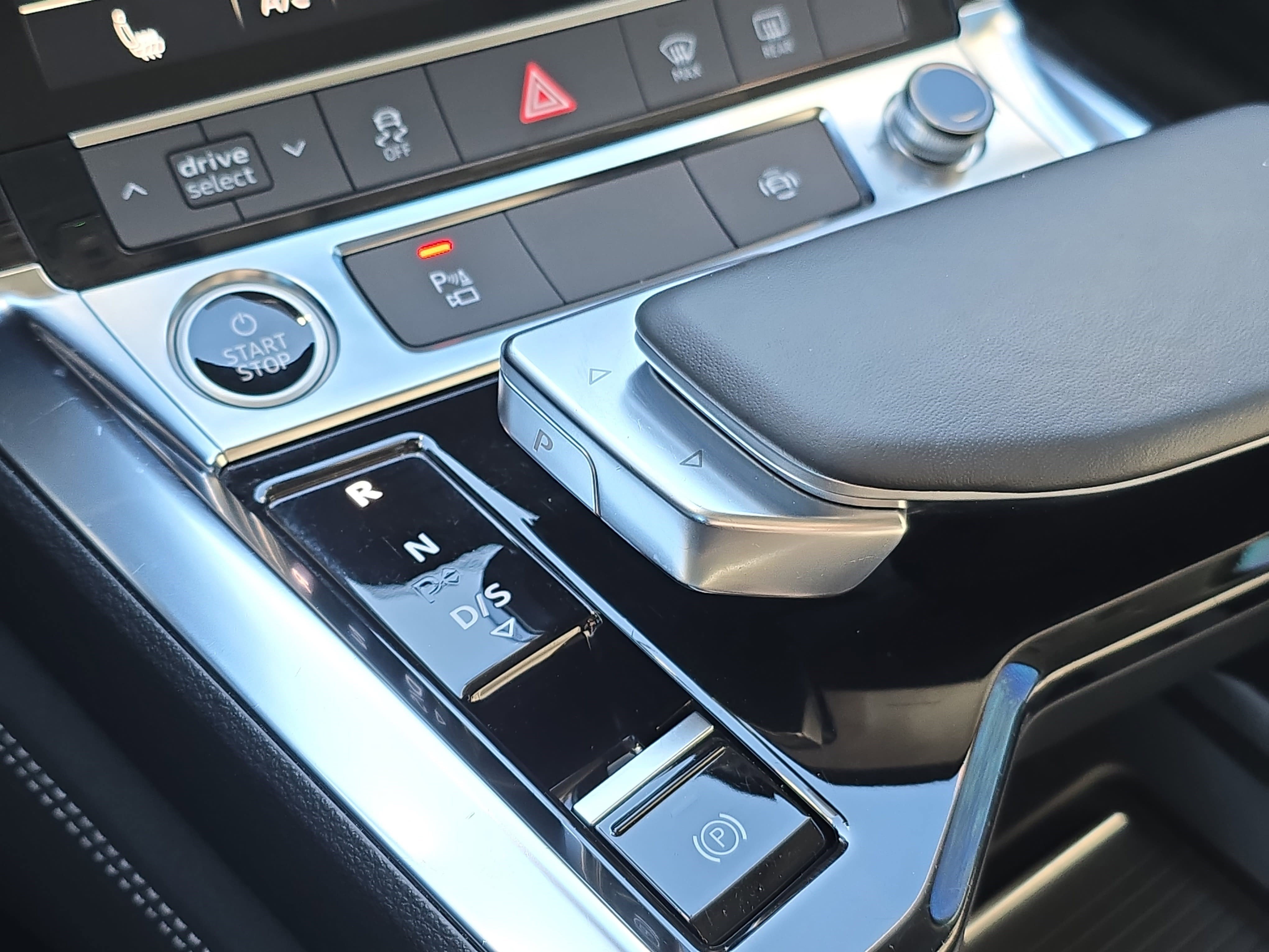 Certified 2022 Audi e-tron Premium image 23