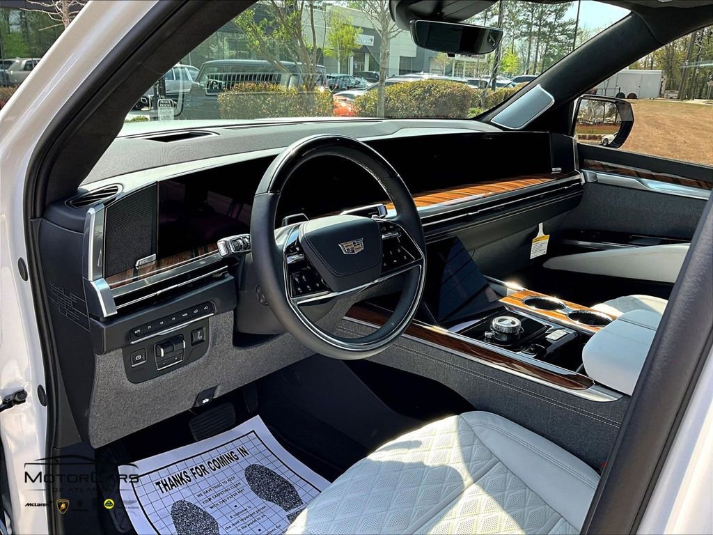 Used 2025 Cadillac Escalade ESV Premium Luxury Platinum image 13