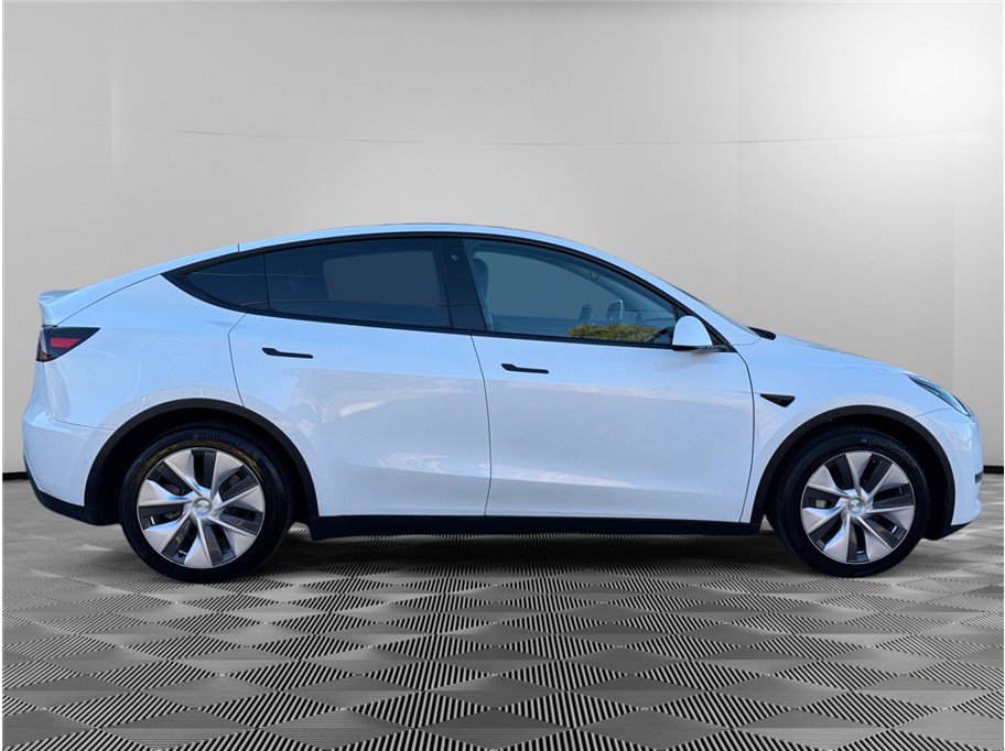 Used 2020 Tesla Model Y Long Range image 6