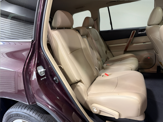 Used 2013 Toyota Highlander Limited AWD/4WD image 34