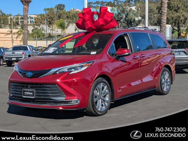 Used 2021 Toyota Sienna Platinum