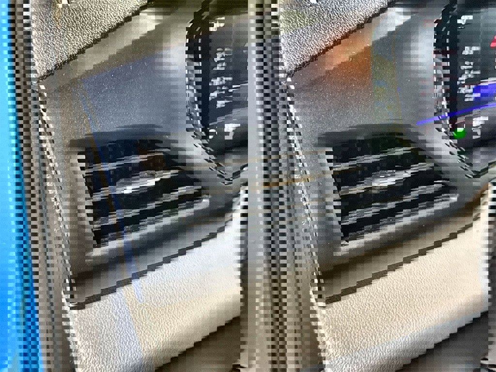 Used 2022 Volkswagen Taos SE image 15